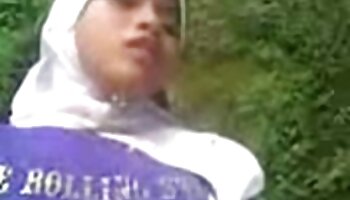 شلخته ناله می کند از دو طعمه که هر دو سوراخ او را شخم کلیپ سکسی ناب می زند