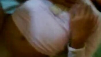 فرشته سوزان پر زرق و برق دار مقعد سکسی ناب را محکم می زند