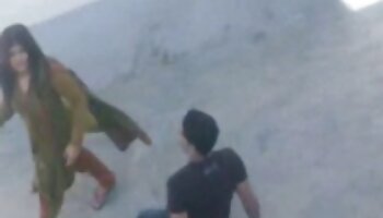 غافلگیرکننده اغوا کننده با یک خراش سیاه عکس ناب سکسی رابطه جنسی مقعدی دارد