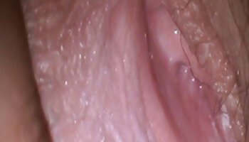 MILF با کمر عکس سکسی ناب کوچک اما باریکه های بزرگ پسر بچه را می مکد